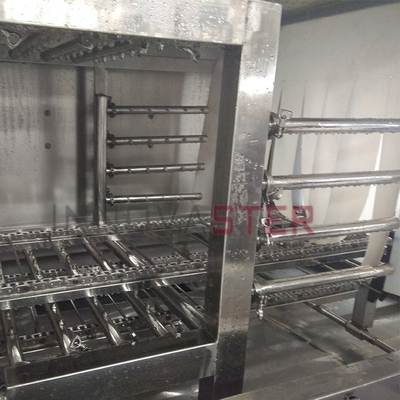 Máquina de limpieza a alta presión para bandejas, cajas y contenedores con boquillas de sujeción CW-03
