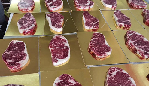 Máquina de embalaje de vacío de piel fácil de operar para mostrar los alimentos en su totalidad 215 KG